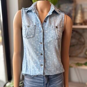 L.E.I. Vintage Y2K Star Print Sleeveless Denim Button Up Shirt Light Wash - M